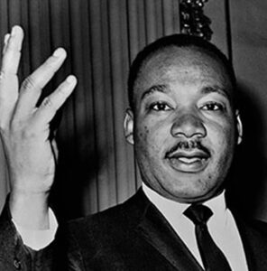 Mehr über den Artikel erfahren Martin Luther Kings Konzept aktiver Gewaltfreiheit heute