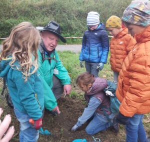 Mehr über den Artikel erfahren Kommunionkinder zeigten Herz für die heimische Schöpfung