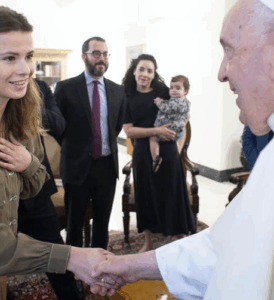 Mehr über den Artikel erfahren Luisa Neubauer schätzt Papst Franziskus‘ Einsatz für die Schöpfung