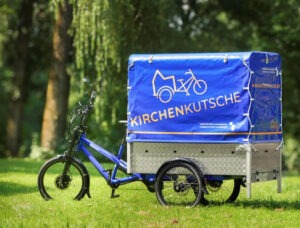 Mehr über den Artikel erfahren Mit der Kirchenkutsche auf Werbetour