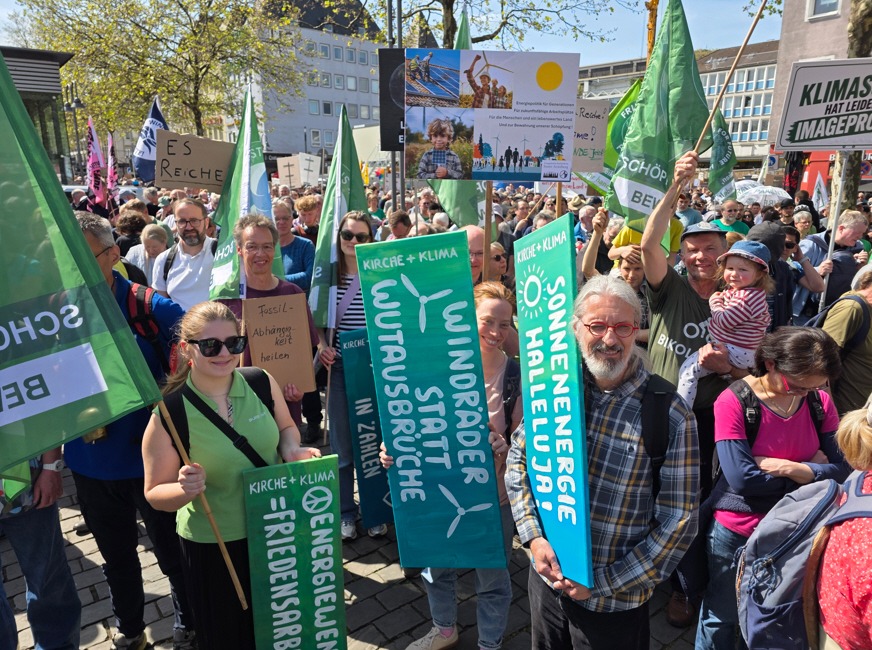 30.000 Menschen demonstrieren in Köln: Breites Bündnis verteidigt die Energiewende