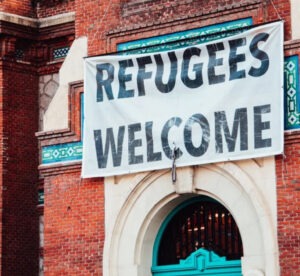 Mehr über den Artikel erfahren 75 Jahre Genfer Flüchtlingskonvention – Menschlichkeit ist nicht verhandelbar